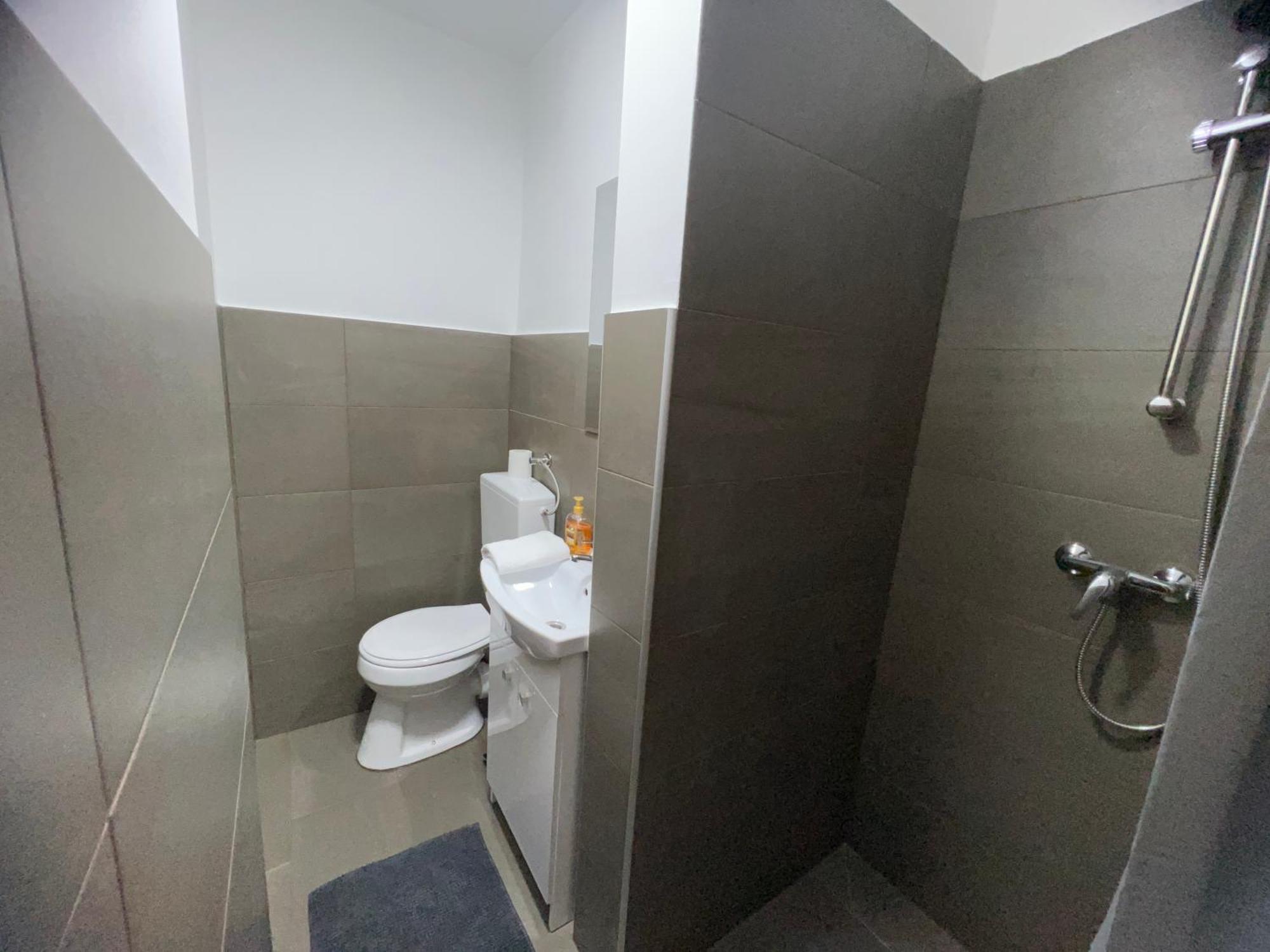 Отель Lemonwood House Постойна Экстерьер фото