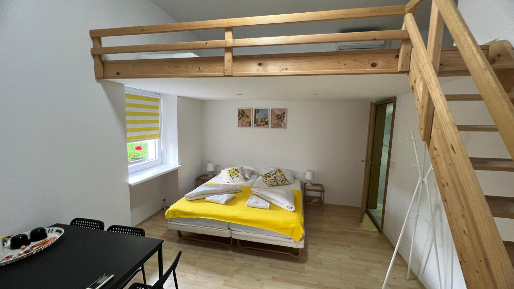 Отель Lemonwood House Постойна Экстерьер фото
